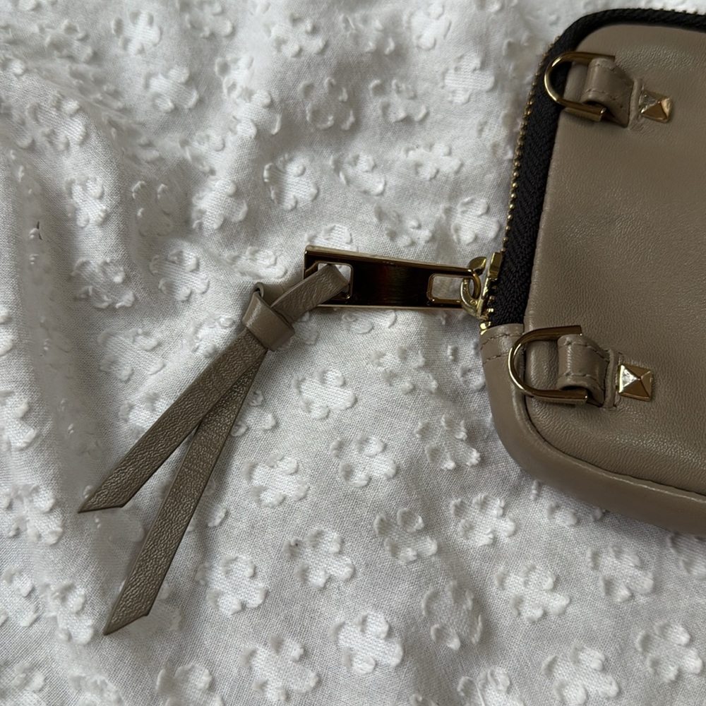 Bandolier Taupe Expanded Zip Cell Pouch - Picture 14 of 16